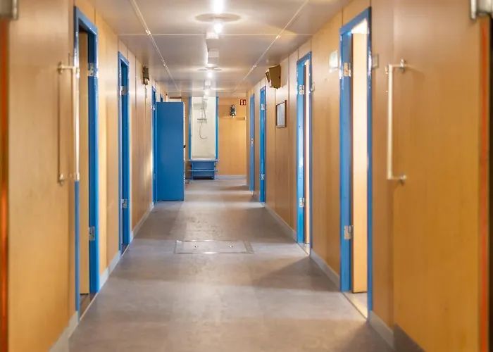 Arcona - Uebernachten Auf Dem Wasser - Direkt Am Bontekai