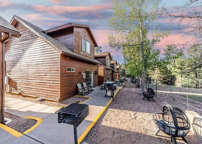 Cabin #5 Black Bear - Pet Friendly - Sleeps 6 - Playground & Game Room