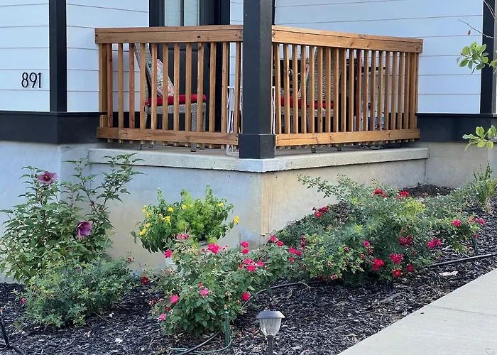 New Centennial Park Luxury Smart Home W Courtyard