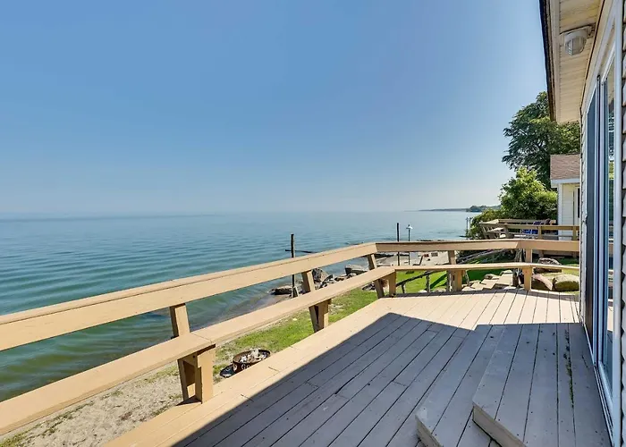 Scenic Geneva Cottage W/ Lake Erie Beach Access!