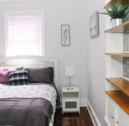 Historic Peaceful Apartment