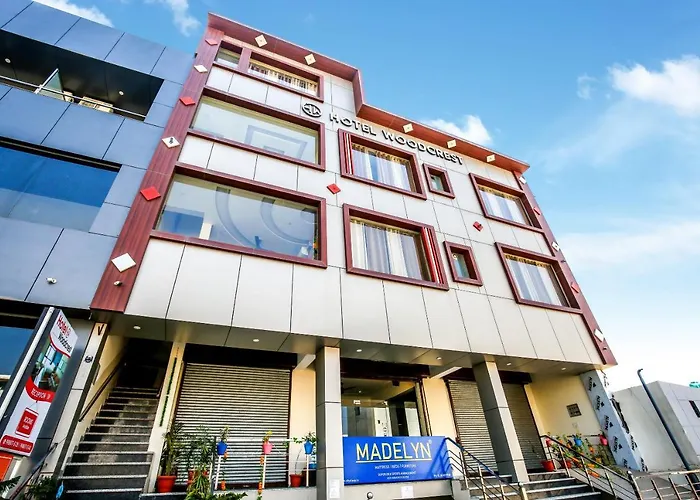 Hotel Woodcrest Zirakpur - Best Family Hotel By - A Unit Of Sidham Group