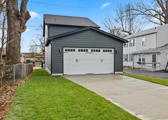 Sunny & Modern Derby House