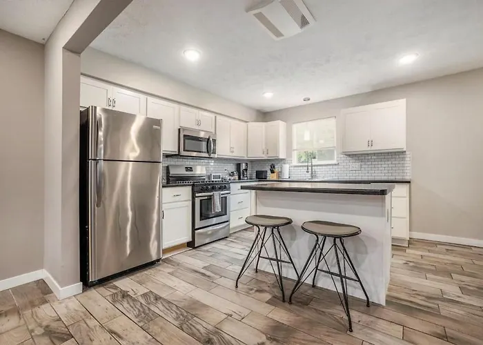 Urban Chateau Downtown Retreat