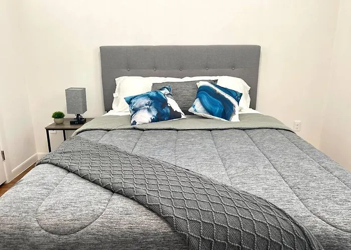 New! 5 Min From Mall, Airport, And Dinning!