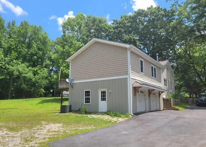 Quiet Country Farmhouse