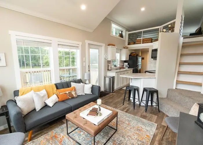 Pets Welcome Tiny House + Guadalupe River Access