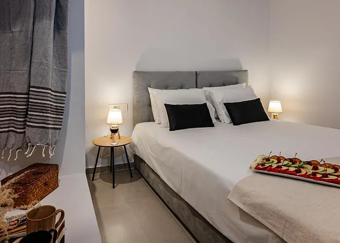 Amina Apartments