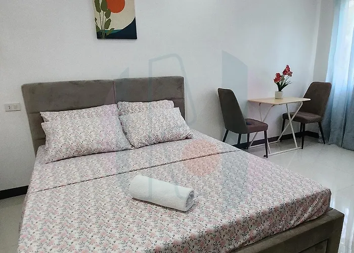 Ricres Hometel Double Bed R124