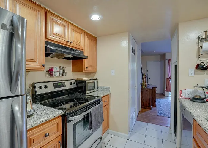 Lovely Concord Townhome Retreat W/ Community Pool!