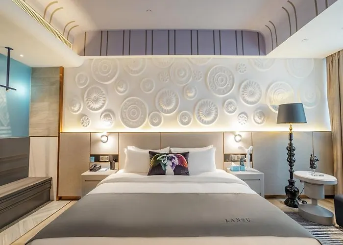 Lanou Hotel Qingcheng Municipal Government Shunying Plaza