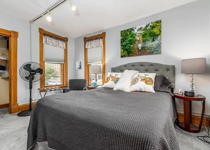 The Dubuque House - Historic Downtown Location!