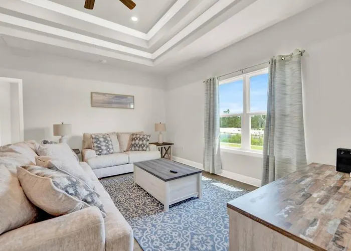 Fall Deals + Snowbird Rates | Coastal Stay Near The Beach
