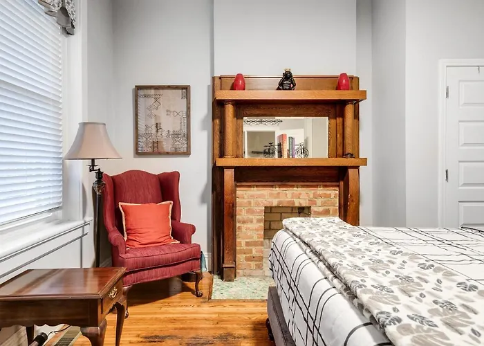 Carytown Nest King Bed Fully Fenced