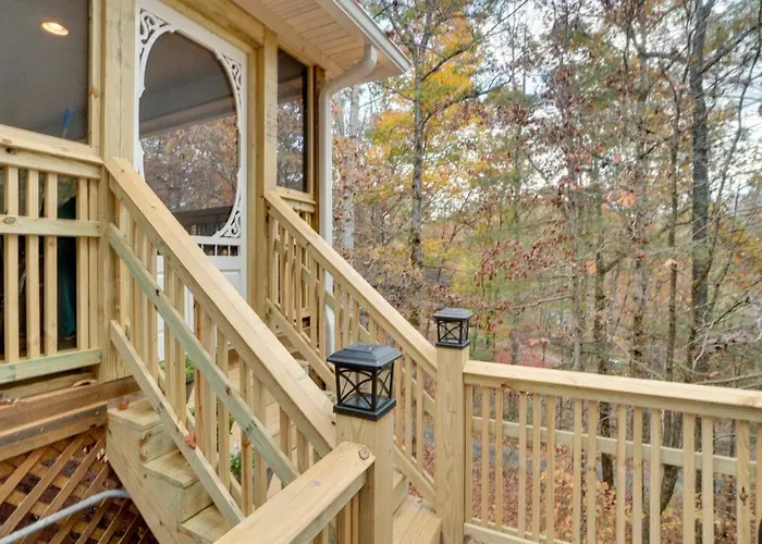 Enchanted Forest Cottage W/ Hot Tub!