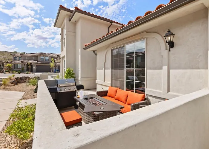 Adventure Base Camp Pet Friendly With Resort Living Pool, Arcade, Pickle-Ball