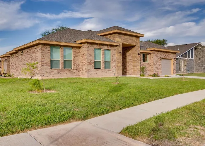 Wfh-Friendly Brownsville Home W/ Private Patio