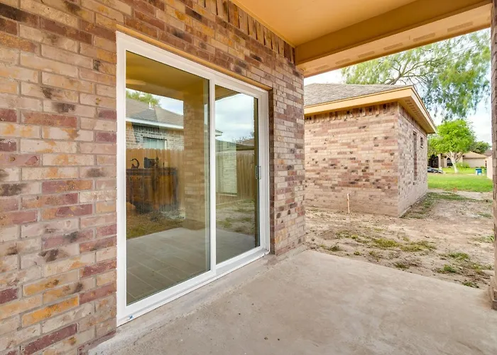 Wfh-Friendly Brownsville Home W/ Private Patio