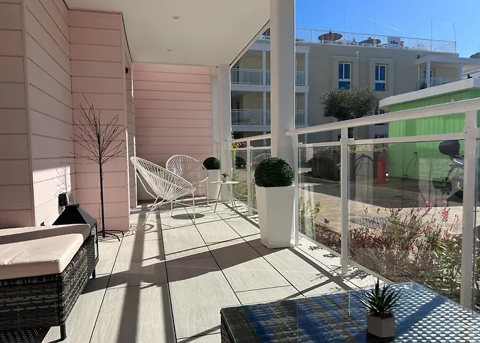 Marina Club - Luxury Apartment In Ocean Village