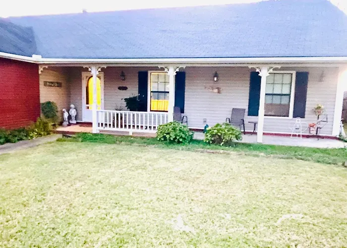 Cozy House Centrally Located Close To Everything In Nwa