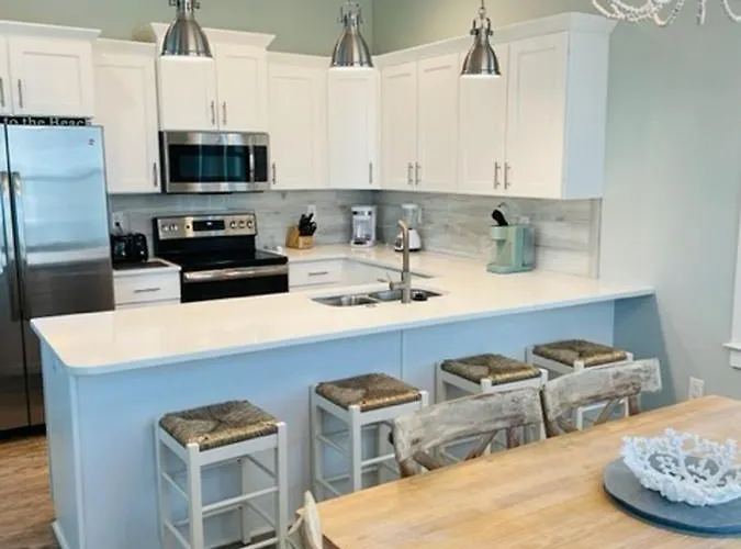 2 Bedroom Dog Friendly Cottage With Bunks, Sleeps 10, Heated Outdoor Pool, Walk To Beach