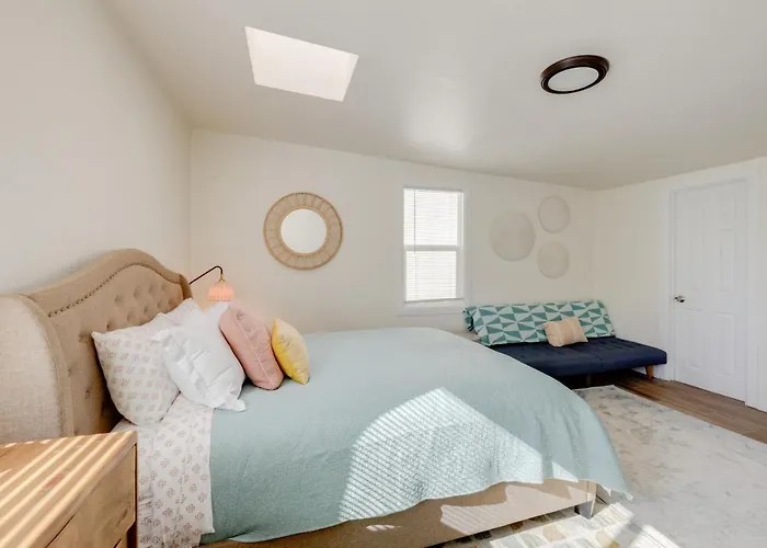 Pet-Friendly Cayucos Home: Walk To Public Beach!