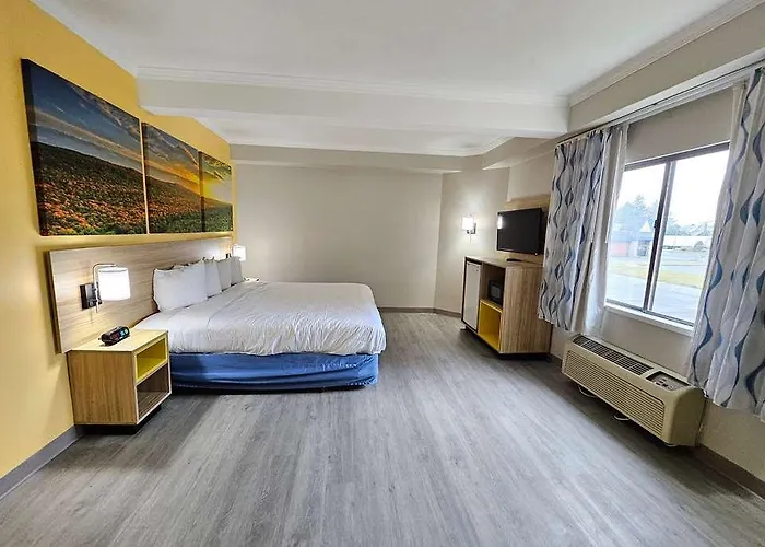 Days Inn By Wyndham Berlin Meriden