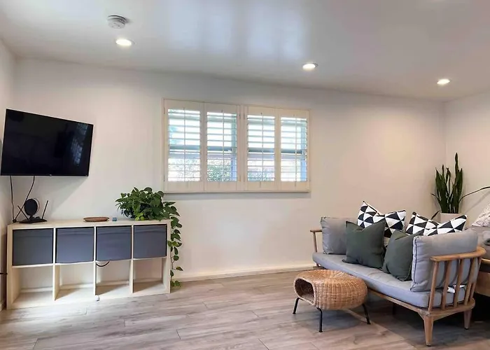 The Cozy Oasis - A Renovated And Modern Studio Near Lax + Sofi + Beaches + Freeway