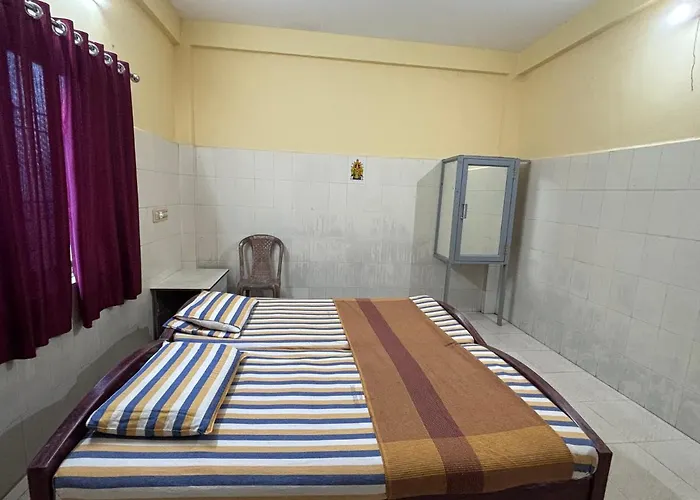 Chinmayi Tourist Home - Opposite To Temple Only 50 M