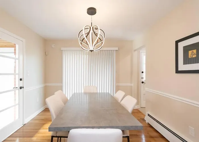 Home In College Park