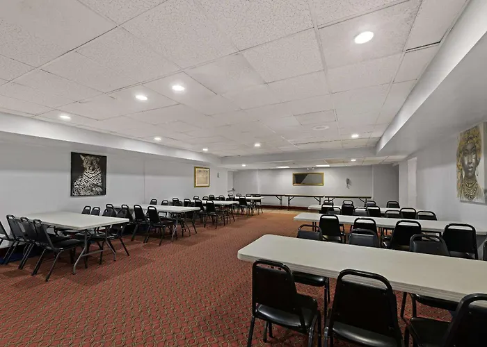 Quality Inn & Suites Council Bluffs - Omaha East