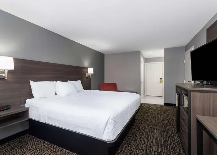 Ramada By Wyndham Sellersburg/Louisville North