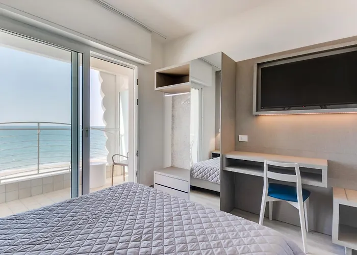 Marittimo Riccione - Hotel Clipper Fronte Mare