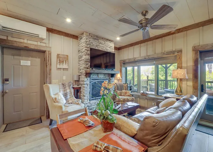1 Mi To Beech Mtn: Cabin W/ Fire Pit & Bbq!