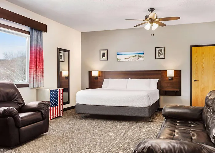Ramada By Wyndham Richland Center