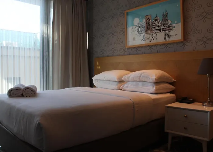 Four-G Hotel