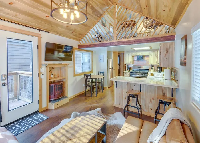 Cozy & Restful Cabin, 2 Blocks To Lake Almanor