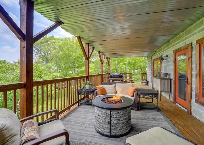 1 Mi To Beech Mtn: Cabin W/ Fire Pit & Bbq!
