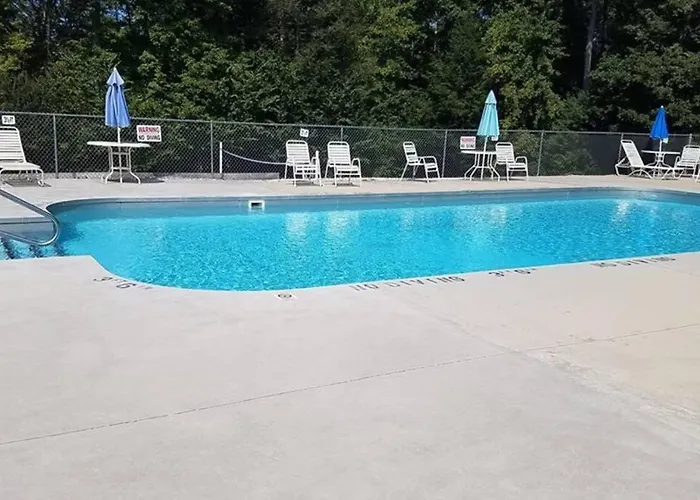 2 Bedroom Log Cabin On Lake James With Loft- Private Resort Amenities