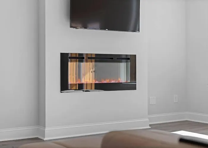 Luxury 2 Bedrooms, 2.5 Baths