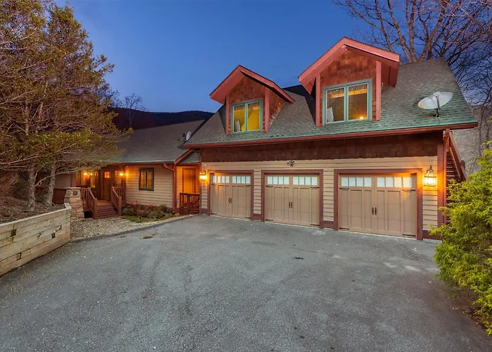 Stunning Mtn Views Hot Tub Movie Theater Game Room