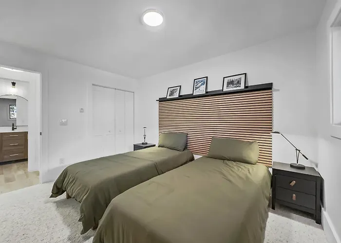 A304 Lake Cliffe Condo