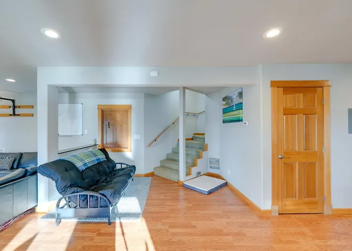 Quaint Mount Vernon Studio Rental W/ Big Lake View