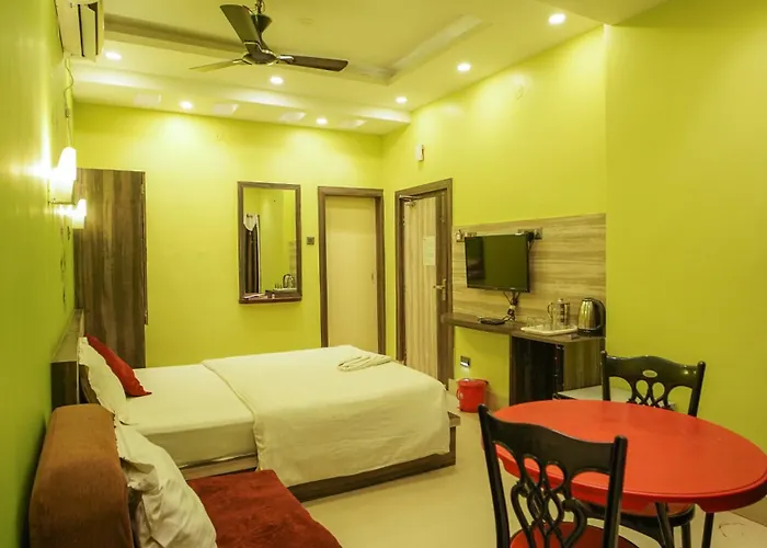 Hotel Shantinivas ! 2 Min From Tarapith Temple !