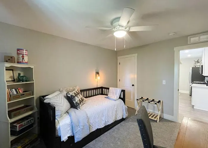 New Beautiful 3 Bedroom Condo In Bettendorf