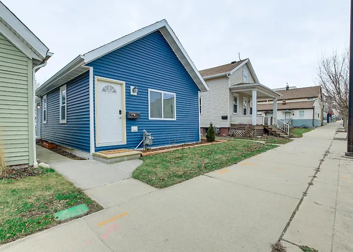 Dog-Friendly Sheboygan Home - 1 Mi To Town!