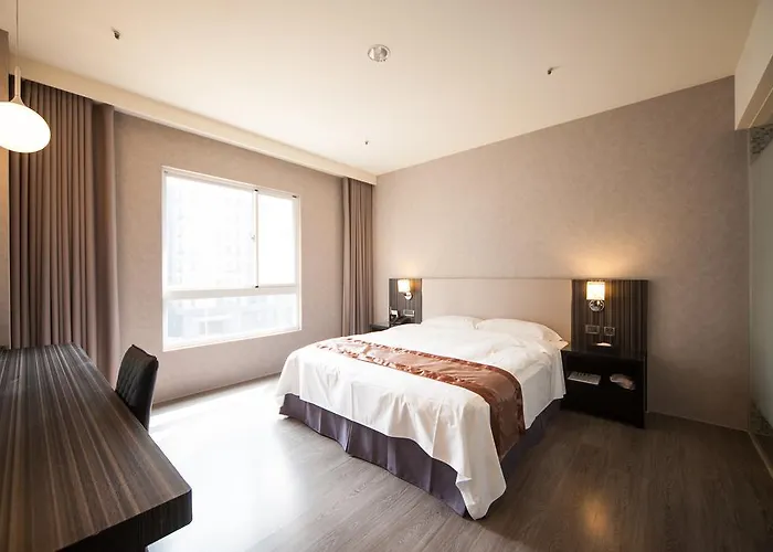 Grand Crystal Hotel
