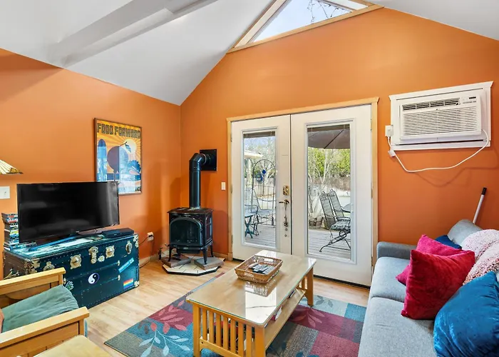 Bluemoon Vacation Rentals - Bluemoon Cottage