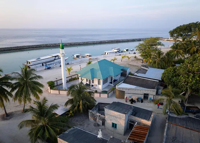 Dhonveli Hotel