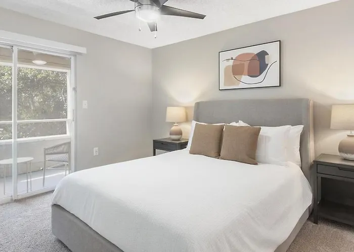 Landing Modern Apartment With Amazing Amenities
